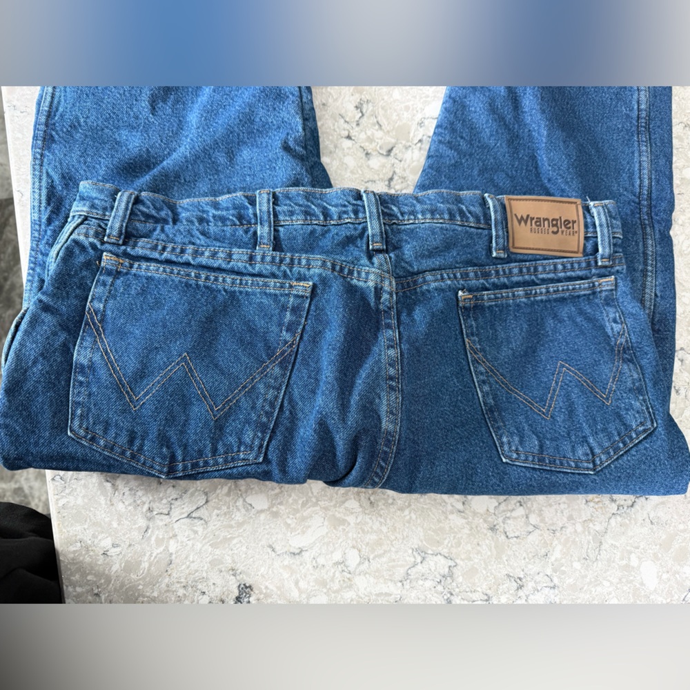 Wrangler (38x32) Rugged Wear Men's Woodland Thermal Jean